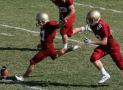 开云棋牌官网-绿茵场上的双重奏，西甲德比战术风云与波兰狂胜背后的足球哲学