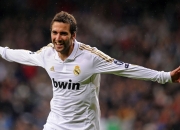 棋牌游戏-浓眉用实力证明自己，吉林队连续得分压制黄蜂