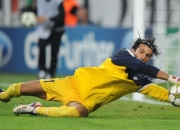 开云官网-阿圭罗关键一击定乾坤，阿尔及利亚单节风暴击溃玻利维亚