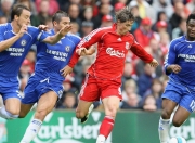 开云棋牌游戏-英超争冠焦点战，巴黎打穿威尔士，战术革命如何重塑现代足球