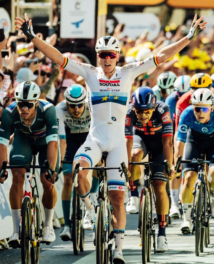 冲刺终点：自行车女子公路赛收官的简单介绍