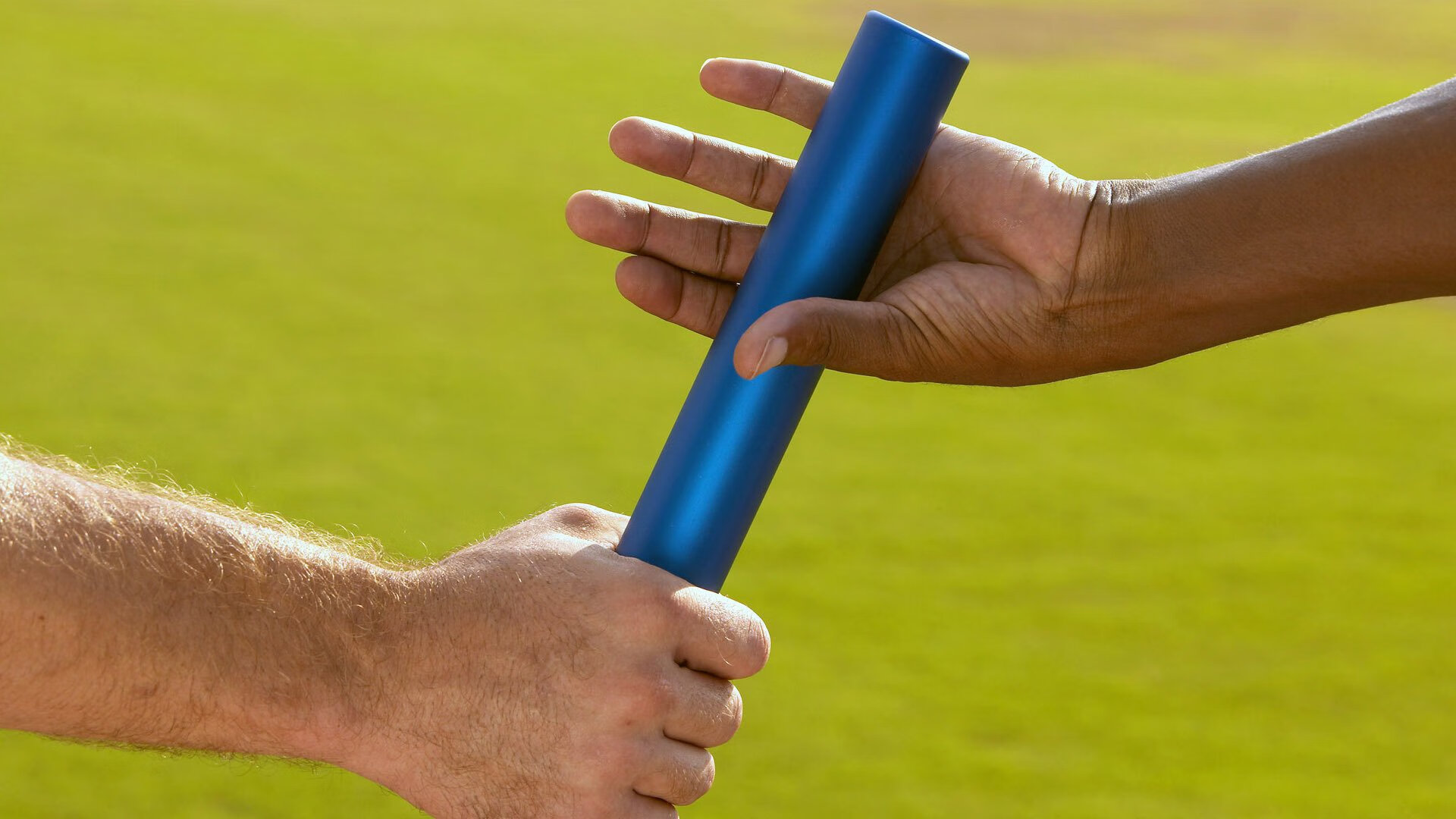 利拉德爆发难救主，湖人三叉戟火力全开压制独行侠